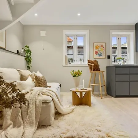 Semesterbostad L The Town House *